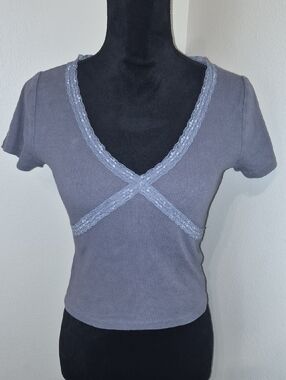 Hollister Gray Lace-Trim V-Neck Crop Top